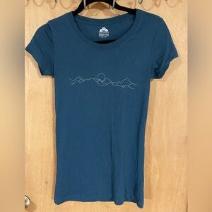 #201- EASTERN MOUNTAIN SPORTS-mountain range graphic t-shirt